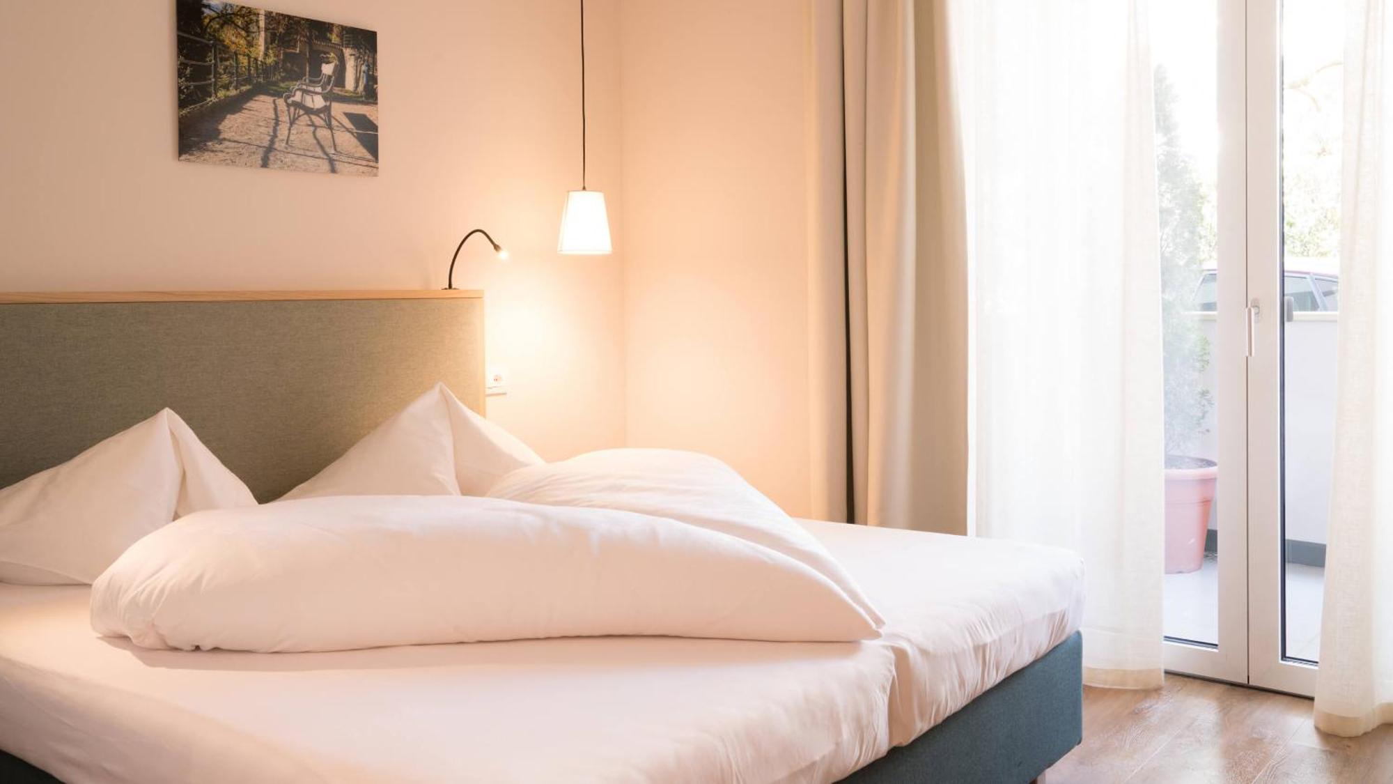 Flora Hotel & Suites Merano Bagian luar foto