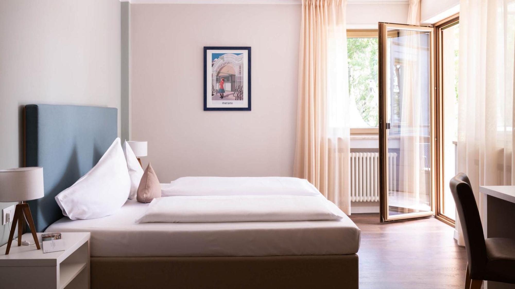 Flora Hotel & Suites Merano Bagian luar foto