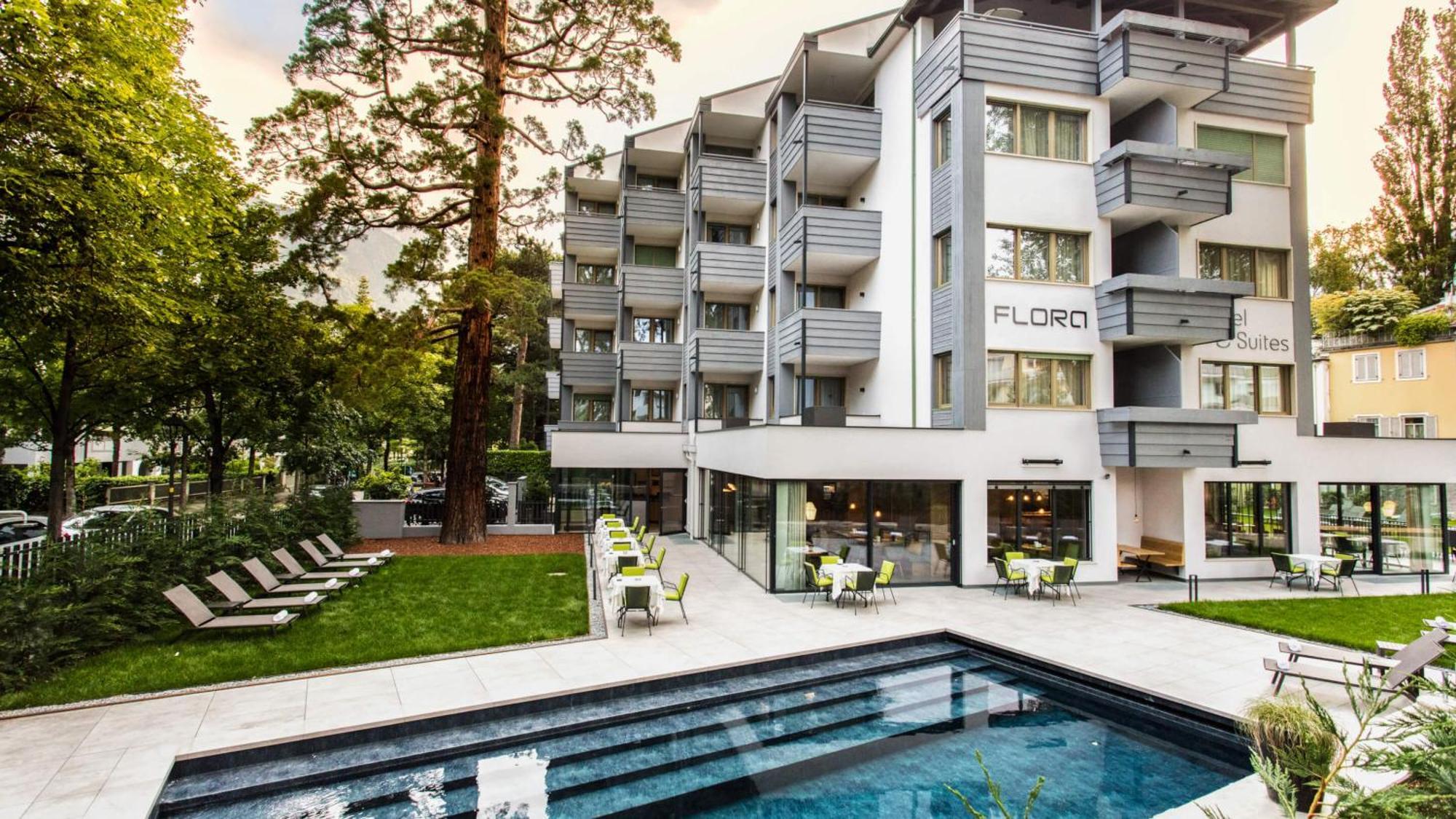 Flora Hotel & Suites Merano Bagian luar foto