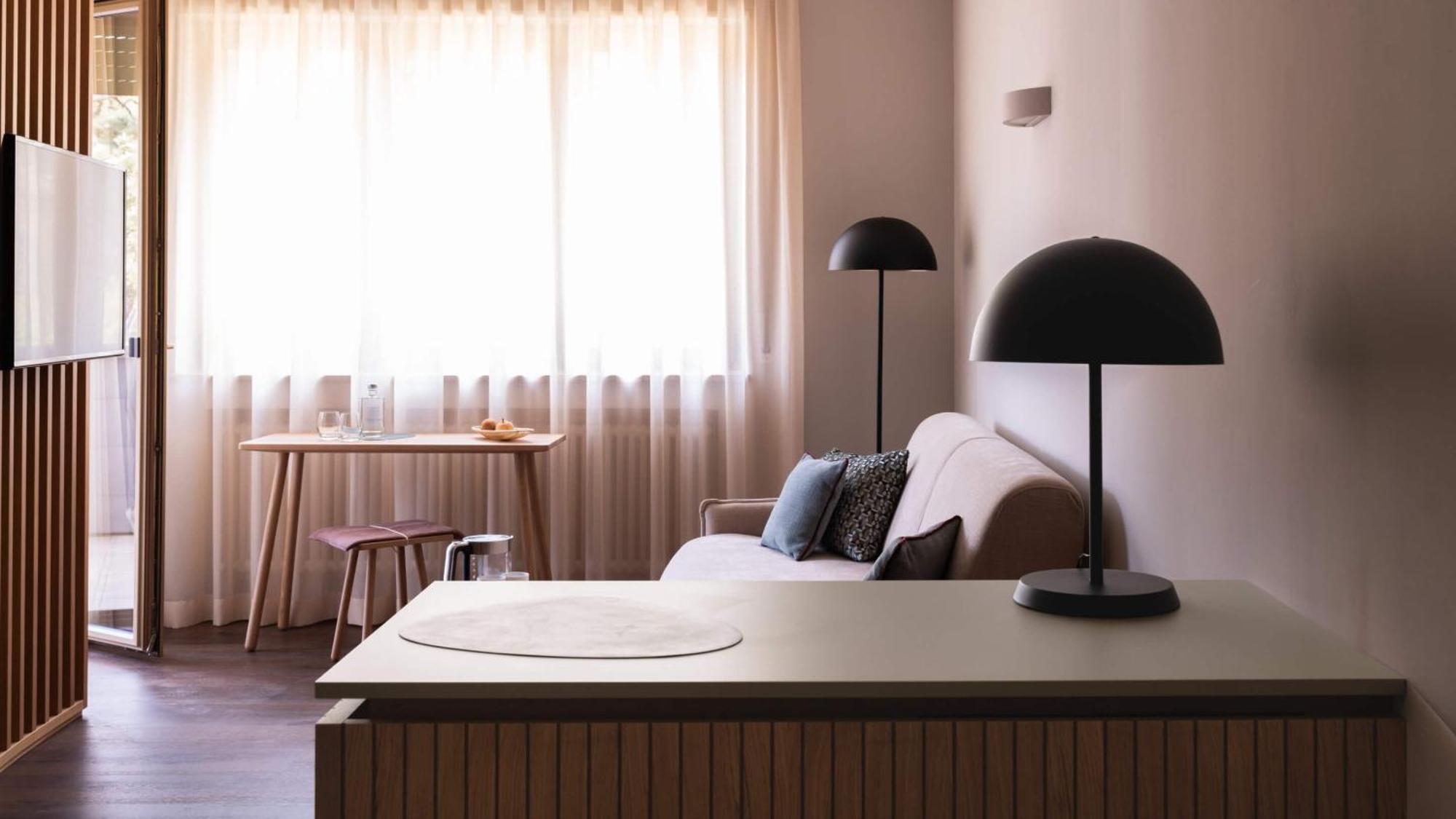 Flora Hotel & Suites Merano Bagian luar foto