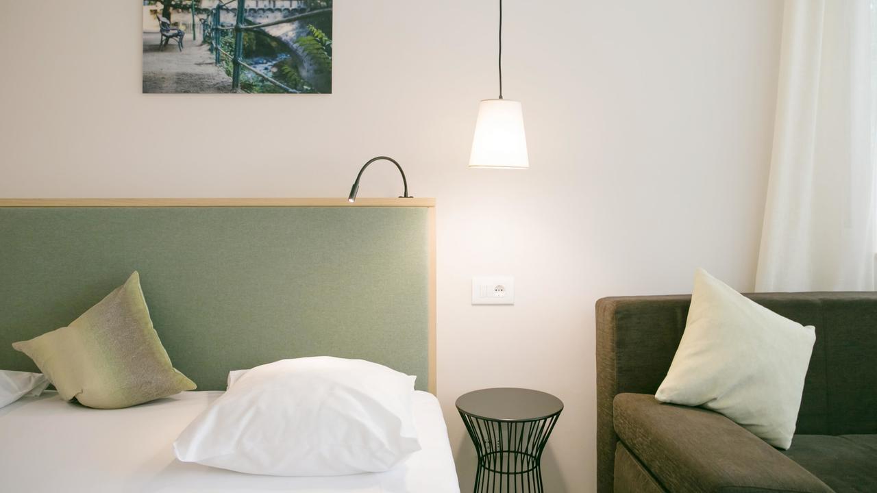 Flora Hotel & Suites Merano Bagian luar foto