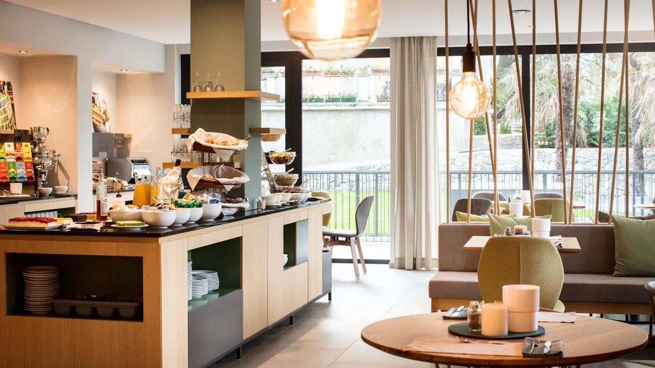 Flora Hotel & Suites Merano Bagian luar foto